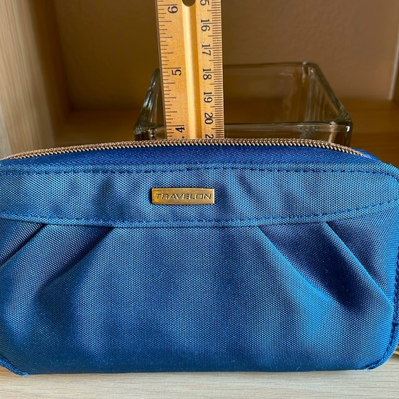 Travelon Ladies Wallet - Picture 4 of 10